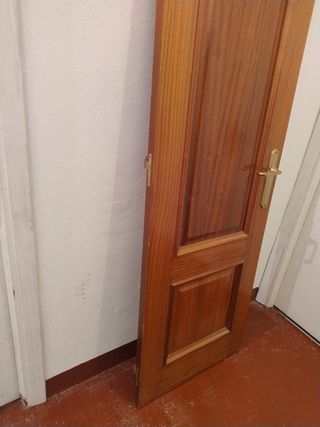 Puerta de interior de madera