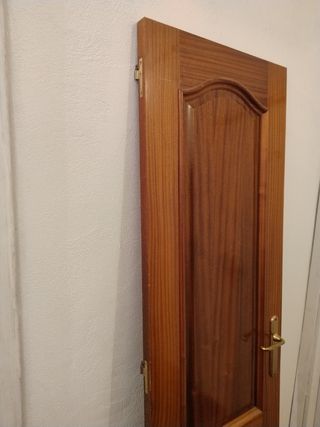 Puerta de interior de madera