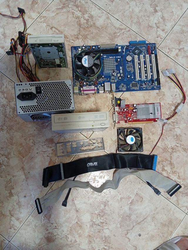 Componenti PC ASUS, tutto 30€. FUNZIONA TUTTO BENE