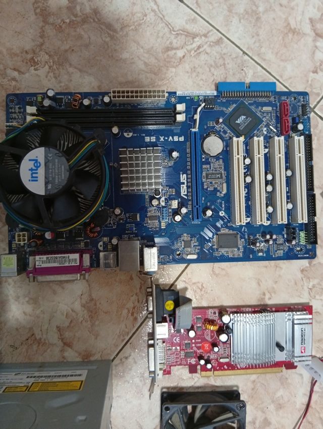 Componenti PC ASUS, tutto 30€. FUNZIONA TUTTO BENE