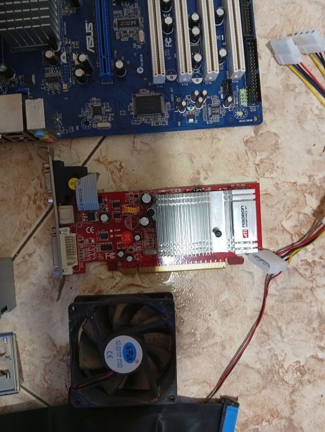 Componenti PC ASUS, tutto 30€. FUNZIONA TUTTO BENE