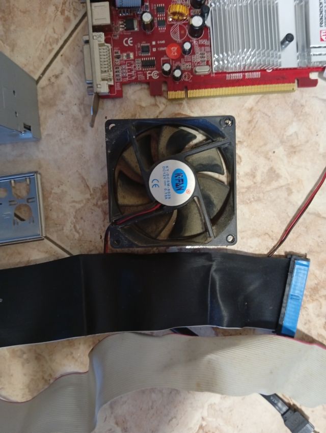 Componenti PC ASUS, tutto 30€. FUNZIONA TUTTO BENE