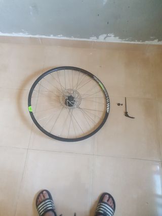 Llanta 27.5 con eje y disco