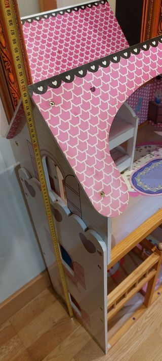 Casa de muñecas de madera