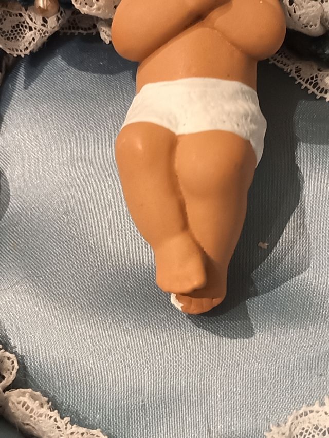 Gesù Bambino Terracotta Culla Azzurra