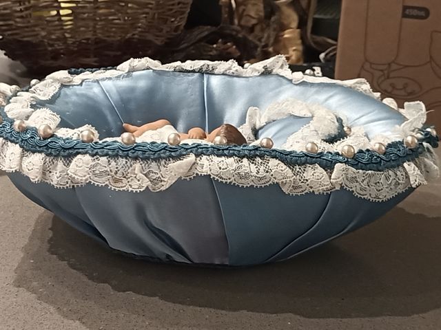 Gesù Bambino Terracotta Culla Azzurra