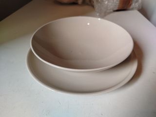 Set n. 6 piatti piani e n. 6 fondi ceramica beige