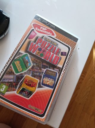 PSP Sony negra con juegos modelo 2000