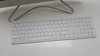 Ordenador HP 22-c0013ns Plata/Blanco