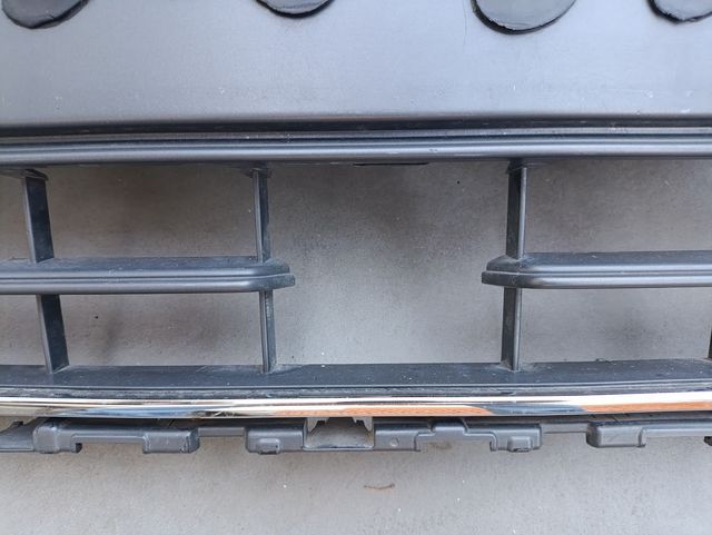 Parrilla rejilla central Audi A3 8V Quattro Radar