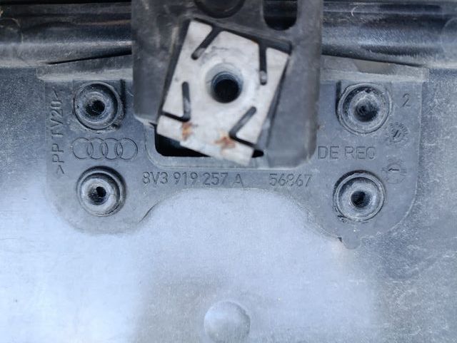 Parrilla rejilla central Audi A3 8V Quattro Radar