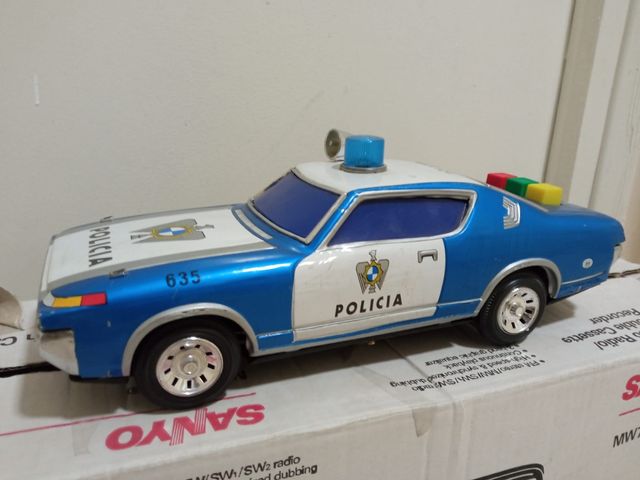 Coche Policía Hojalata