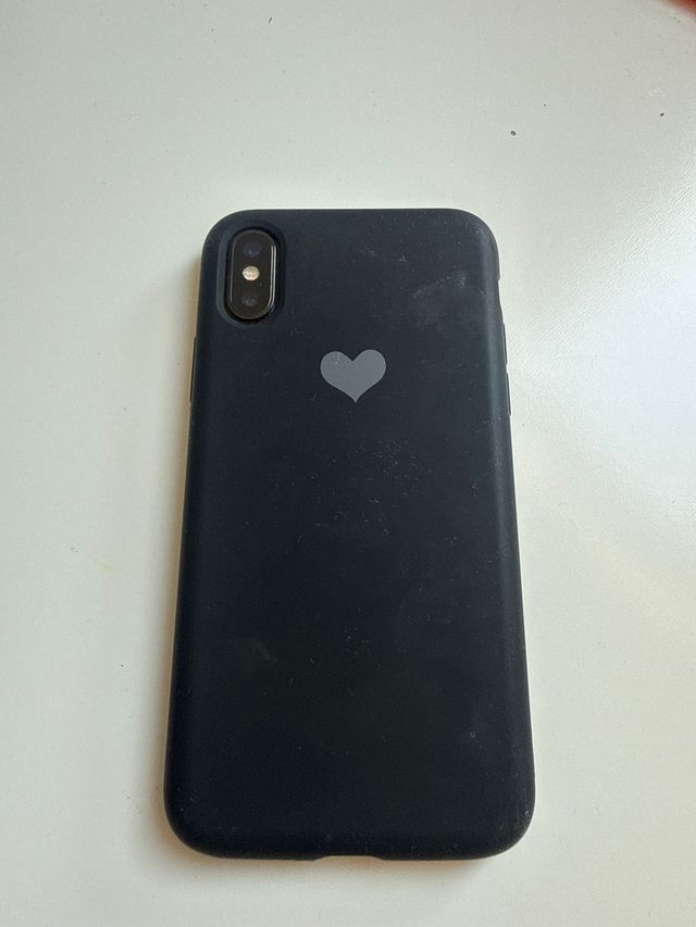 iPhone X 64gb Negro con Corazón negro y funda