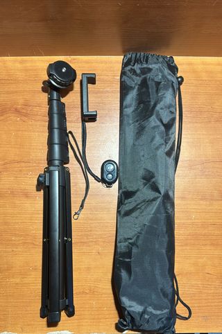 Trípode extensible con mando y bolsa
