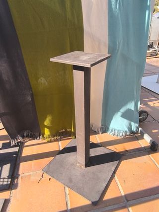 Pie de mesa de forja marrón