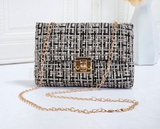 Bolso cuadros con cadena dorada