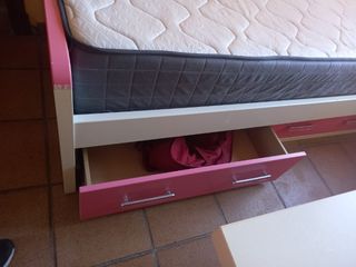 Cama infantil con cajones
Medidas 
80x190