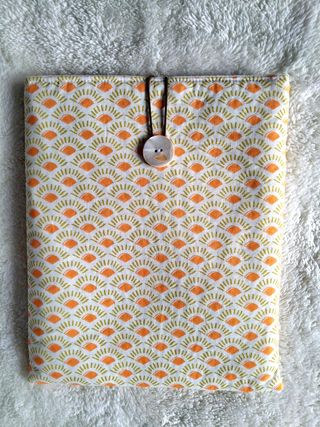Funda libro/tablet acolchada hecha a mano