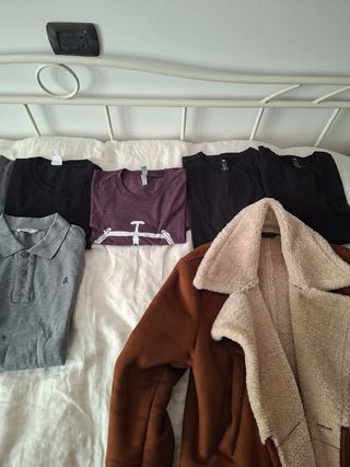 Lote de camisetas y chaquetas