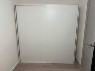 Armario puertas correderas madera