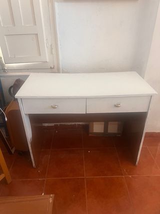 Escritorio blanco con 2 cajones