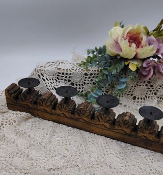 Porta candele in legno intagliato con 5 supporti