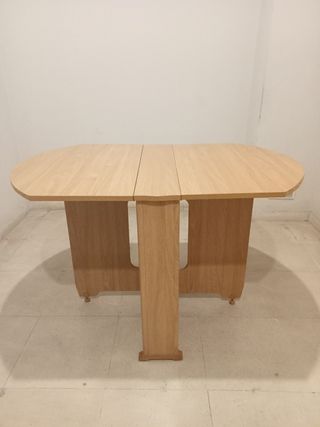 Mesa de comedor extensible de madera