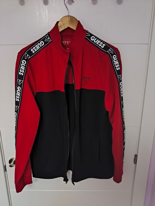 Chaqueta Guess con cremallera