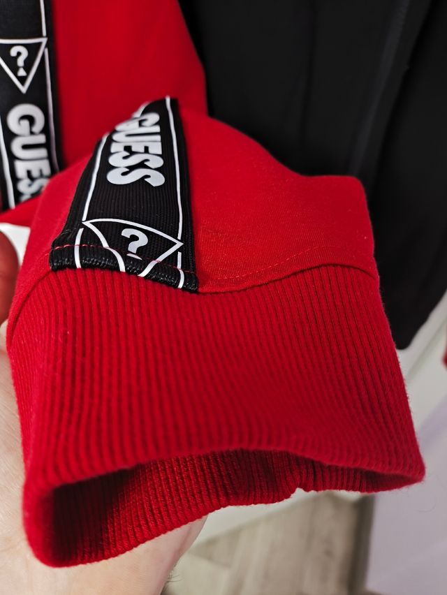 Chaqueta Guess con cremallera