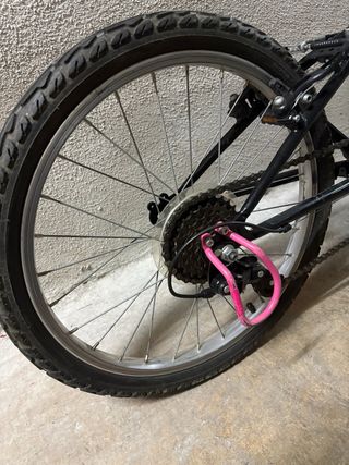 Bicicleta infantil BTWIN rosa y negra