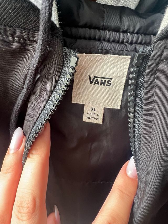 Giacca bomber nera con cappuccio Vans