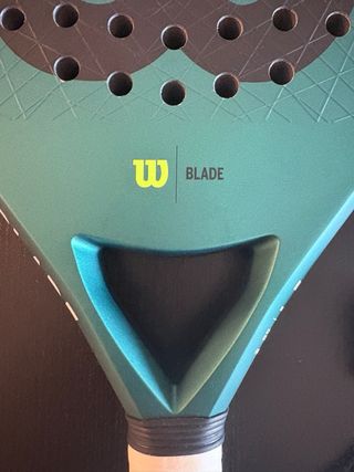 Pala pádel Wilson Blade V3 como nueva