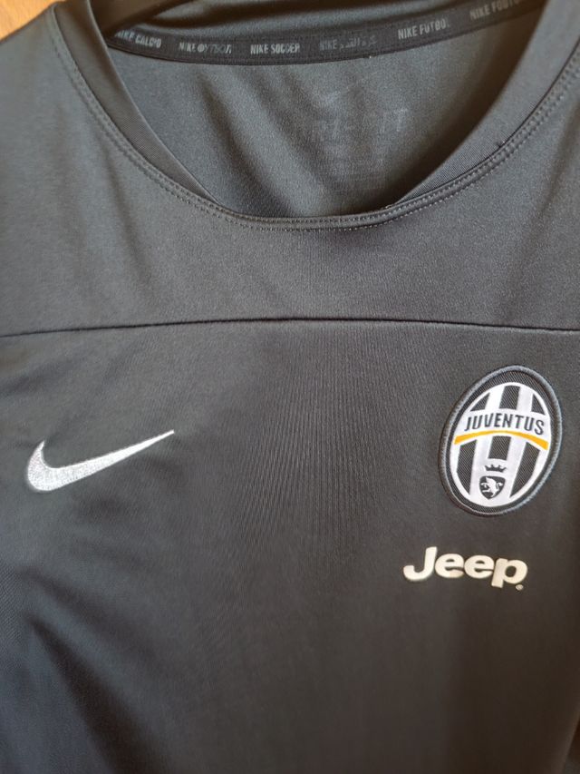 Camiseta Nike retro Juventus Entrenamiento 11-12. 