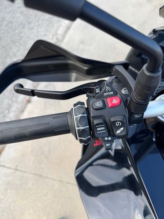 BMW F 900 XR triple black