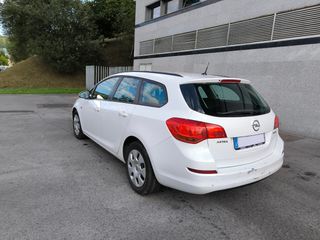 Opel Astra 2011