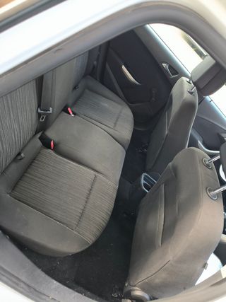 Opel Astra 2011