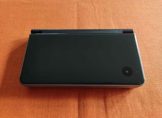 Nintendo DSi XL nero con scatola