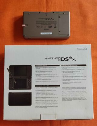 Nintendo DSi XL nero con scatola