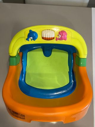 Asiento giratorio de baño interactivo para bebé