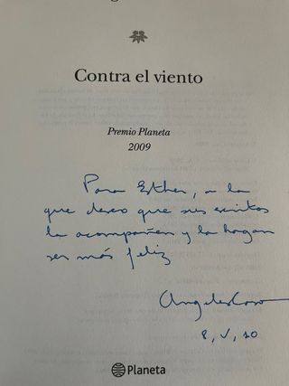 dos buenos libros firmados por sus autores 