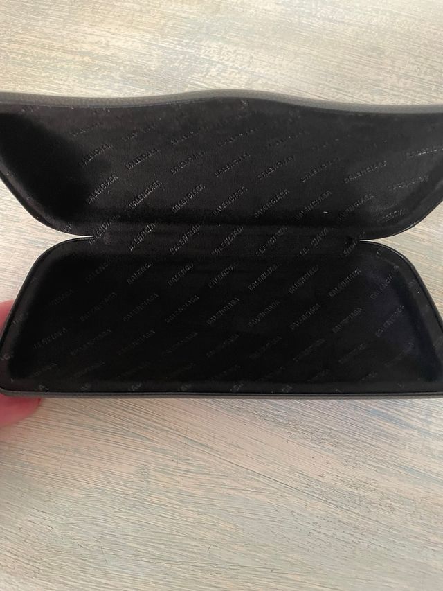 Funda de gafas Balenciaga
