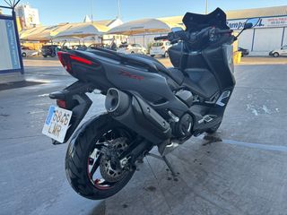 YAMAHA TMAX 560