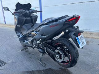 YAMAHA TMAX 560