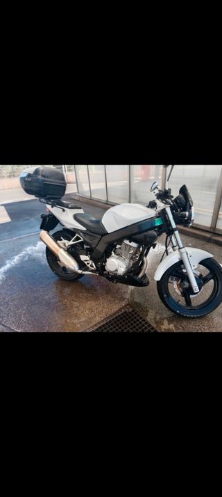 Daelim Roadwin 125