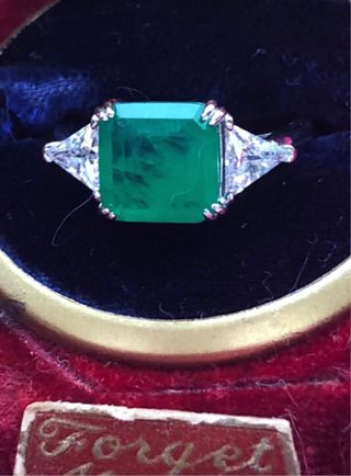 3 colgantes con cadena y 7 anillos 