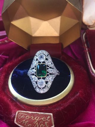 3 colgantes con cadena y 7 anillos 