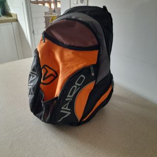 Mochila paletero padel y bolsa pelotas.