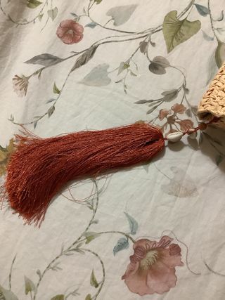 Bolso de paja con flecos naranja