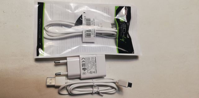 HUAWEI QUICK CHARGE 18W Model HW-090200EHO + 2 CAV