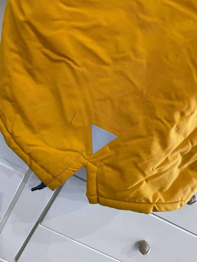 Abrigo niño amarillo Primark